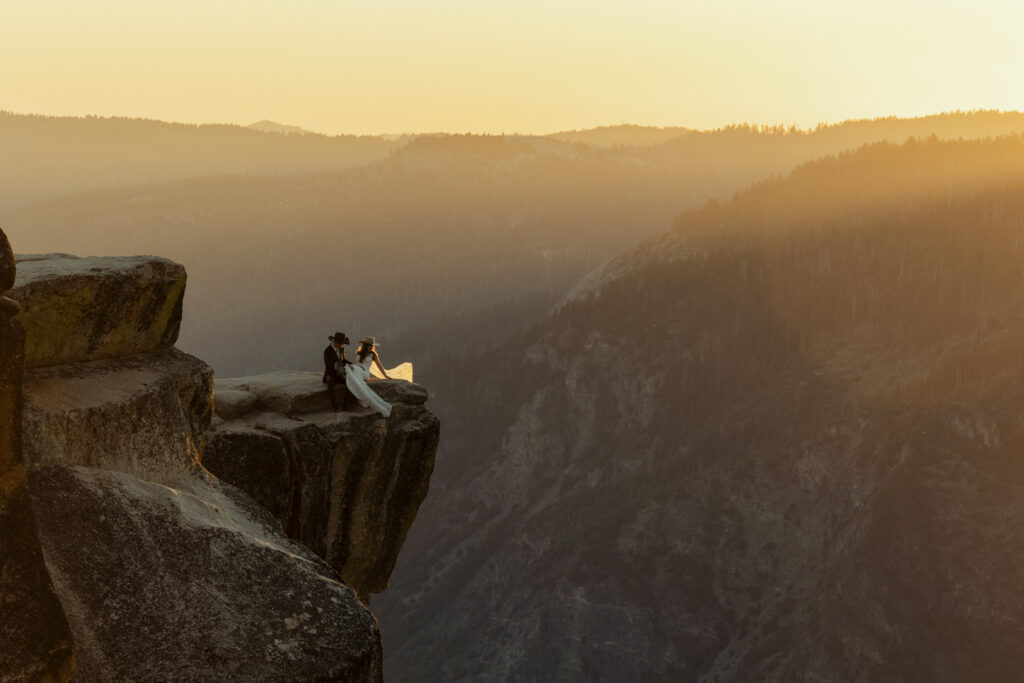 bride and groom eloping at taft point